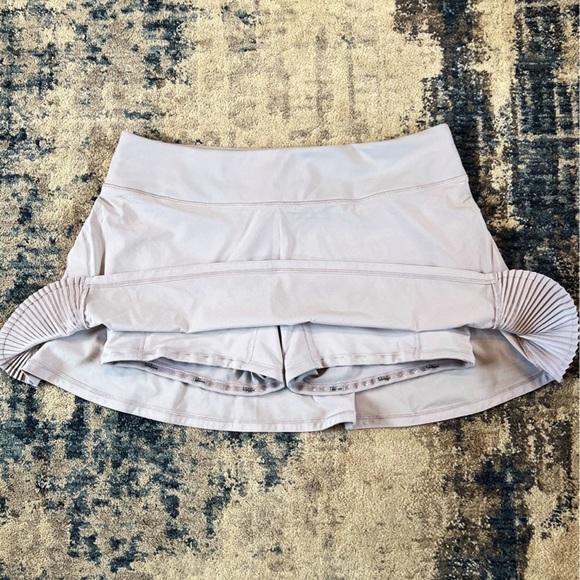 Lululemon Play Off The Pleats Skirt 13” Size 10 In Silver Lilac - Picture 2 of 7